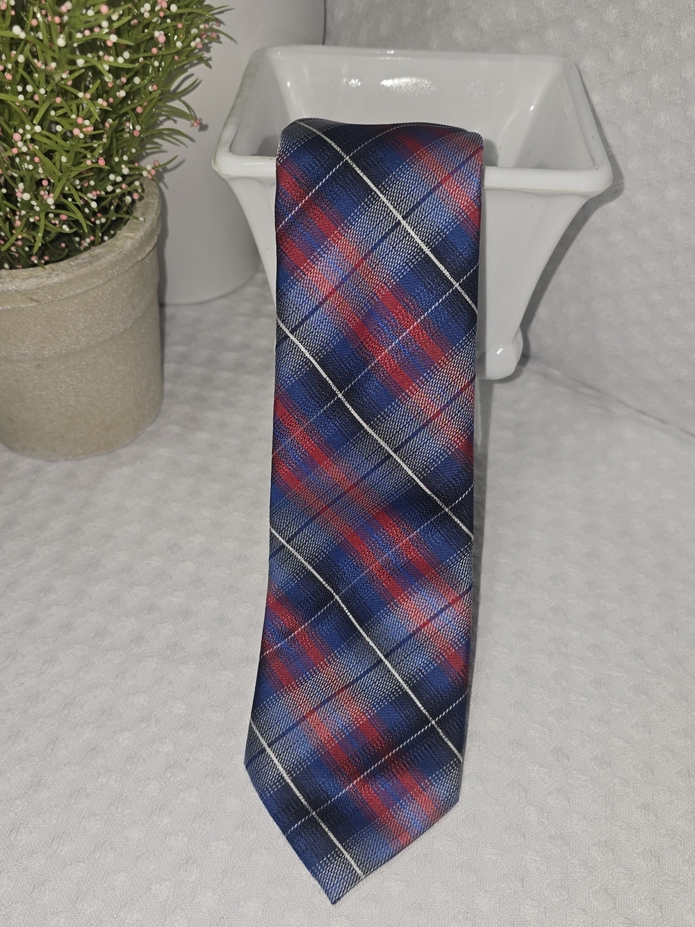U. S. POLO ASSN. TARTAN PLAID TIE RED BLUE MENS BUSINESS PREPPY CLASSY TIMELESS